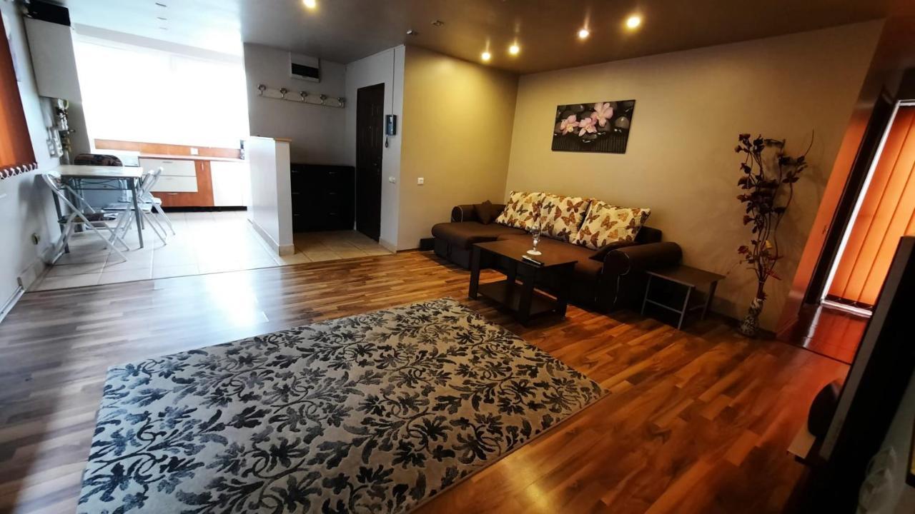 Apartament Laurentiu - Etaj.1 Bukurešť Exteriér fotografie