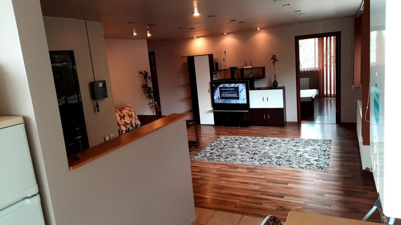 Apartament Laurentiu - Etaj.1 Bukurešť Exteriér fotografie